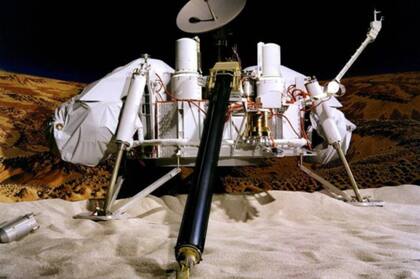 Modelo de una sonda Viking. Las sondas mezclaron nutrientes en base a nitrógeno con muestras de suelo marciano