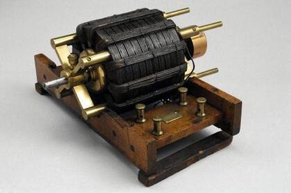 Modelo original del motor de inducción de Tesla en 1887. Fuente: Science Museum