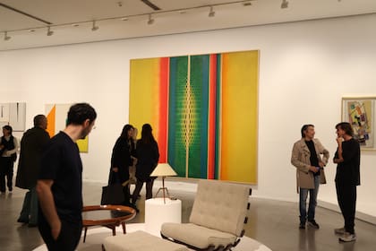 "Moderno y Metamoderno" incluye piezas de diseño