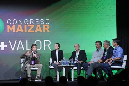 Moderó Carlos Becco y participaron del Laura Lazara (GDM), Ricardo Pancelli (BASF), Julián Sudera (Corteva), Maximiliano Cueto (Bayer) y Matías Cardascia (Syngenta)
