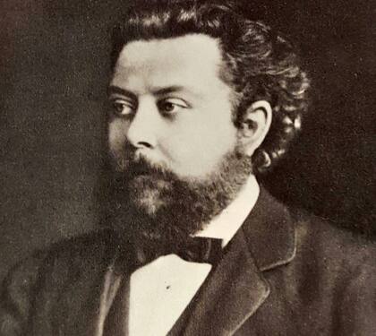Modest Petrovich Mussorgsky compuso el poema sinfónico Una noche en el Monte Pelado que tiene como escenario a este lugar lleno de historia y de misticismo.
