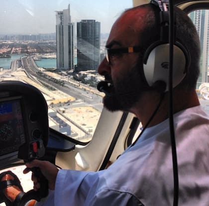 Mohamed bin Zayed Al Nahyan recibió formación como piloto militar