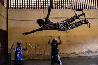 El arte del mañana: la escuela de circo que transforma vidas en Guinea