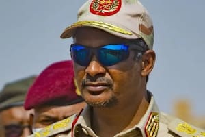 Se hizo rico vendiendo camellos y oro: ahora sus tropas controlan la mitad de Sudán