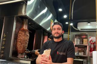 Llegó de Argelia, apostó por un local y ahora busca lanzar franquicias