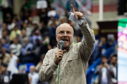 Mohammad Bagher Ghalibaf en un acto de campaña en Teherán, Irán, el 26 de junio de 2024