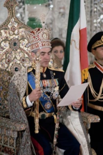 Mohammad Reza Pahalavi se coronó a sí mismo emperador en la ceremonia de 1967 (Getty Images)