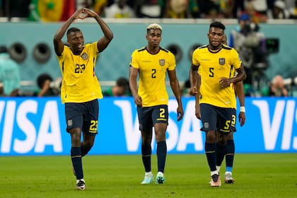 Moisés Caicedo igualó para Ecuador, que tres minutos después quedó nuevamente en desventaja