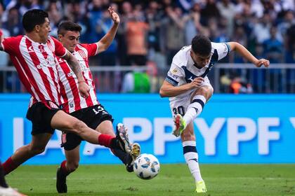Momento clave: Alejo Sarco define ante Estudiantes y marca el gol que lo llevó a Europa