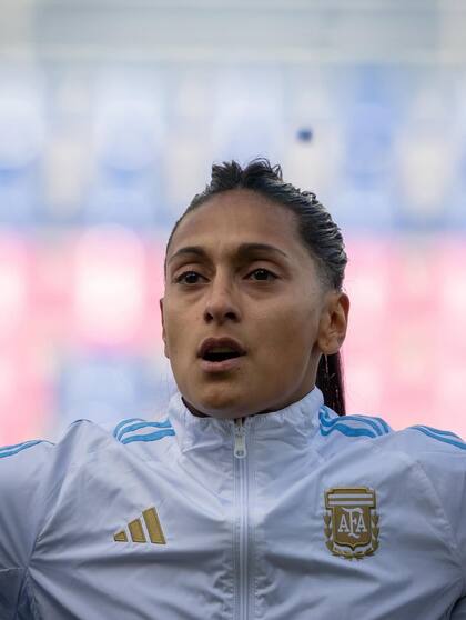 Momento de entonar el Himno antes del partido con Uruguay