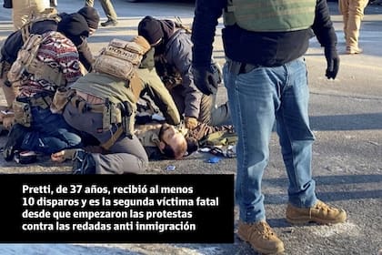 Momento en los agentes federales de inmigración disparan Alex Pretti en Minnesota