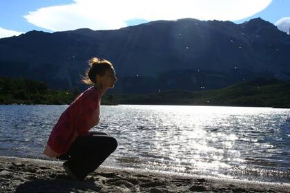 Momentos de reflexión entre las montañas y el río.