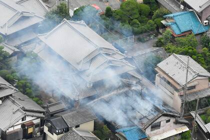 Momentos después del terremoto se registraron algunos incendios en Takatsuki, Osaka