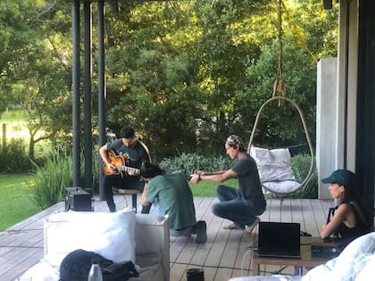 Momentos durante la grabación del podcast Escaladores