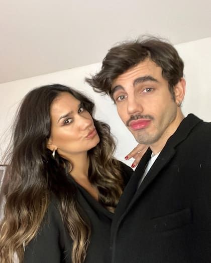 Momi Giardina y Santi Talledo conducen juntos el stream de La Voz Argentina