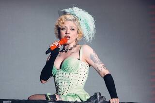 Mon Laferte: su confesión a LA NACIÓN y el explosivo show con guiño a Britney Spears