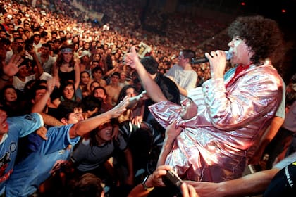 Otras épocas: Mona Jiménez a lleno total