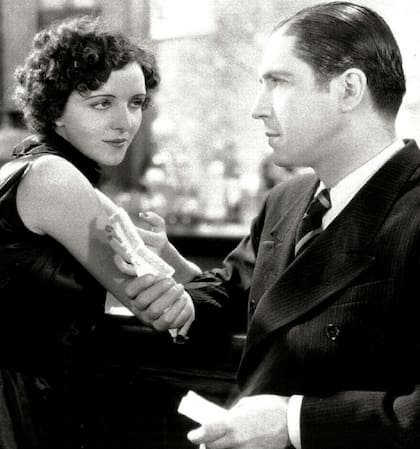 Mona Maris y Carlos Gardel en la película Cuesta Abajo, de 1934