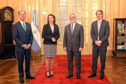 Mondino se reunió con los funcionarios diplomáticos y administrativos que prestaron funciones en la Embajada Argentina en Venezuela