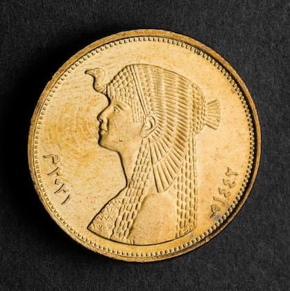 Moneda egipcia que recrea el posible perfil de la reina