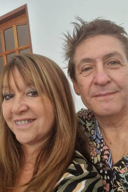 Moni y Roberto están juntos hace 45 años y su hija Brenda está contenta de que se viralicen, para que todos vean "su amor y que se puede ser feliz"