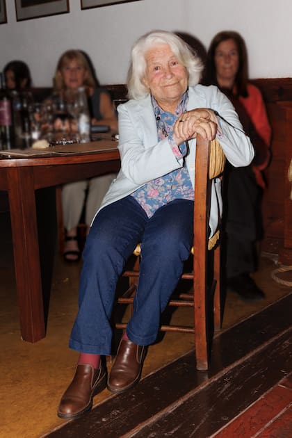 Mónica escuchó atenta el show y hasta se animó a subirse al escenario y cantar con su familia “Una mujer”, de Caetano Veloso y João Gilberto