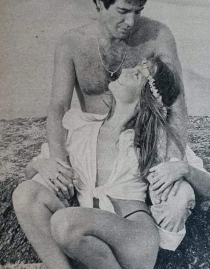 Mónica Gonzaga y Cacho Castaña tuvieron una relación sentimental intensa pero intermitente, que se dio después de una de las etapas del vínculo de ella con Julio Iglesias