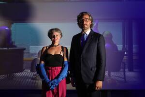 Mónica Heller en el pabellón argentino con el canciller Santiago Cafiero