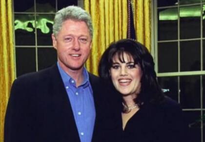 Mónica Lewinsky con Bill Clinton en la Casa Blanca en pleno romance