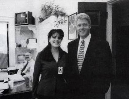Monica Lewinsky con Bill Clinton en la Casa Blanca en pleno affaire