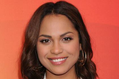 Monica Raymund emprende un nuevo desafío televisivo después de papeles en Lie To Me, Chicago Fire, The Good Wife y Chicago P.D.