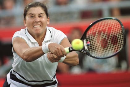 Monica Seles en acción: fue número 1 del mundo y se retiró en 2008, con 53 títulos ganados