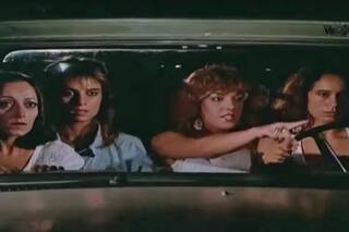 La película símbolo del destape que llenó de sexo, violencia, drogas y sangre los cines de Lavalle en los 80