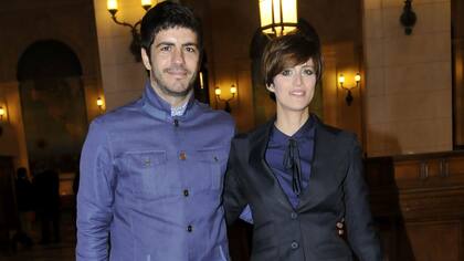 Marco Antonio Caponi y Mónica Antonópulos posaron para los flashes