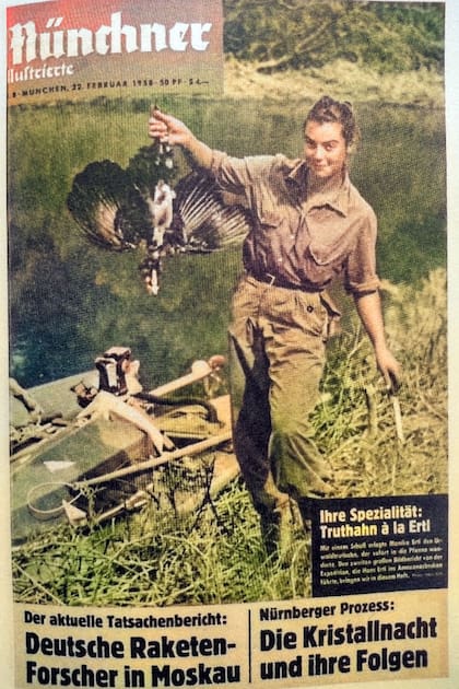 Monika en la portada de una revista alemana en 1958. Las películas de su padre son un éxito y ella lo sigue a todos lados