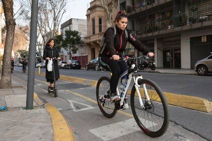 Ya hay firmas extranjeras interesadas en ofrecer un servicio de motos eléctricas compartidas en Buenos Aires 