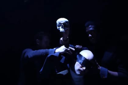 Montaje de "Hamlet" dirigido por Sinéad Rushe en el teatro de la Royal Academy of Dramatic Arts (RADA)