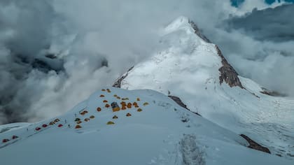 Montañistas en los Himalaya