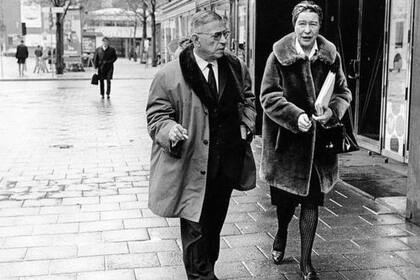 Monteil asegura: "Cuando Simone de Beauvoir leía uno de tus textos era como una profesora y era dura, pero él amaba eso"