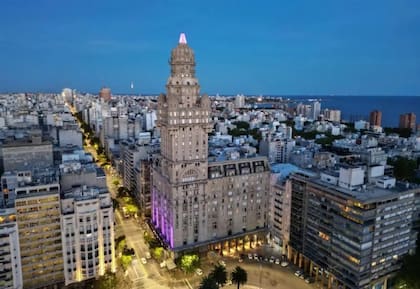 Montevideo es una ciudad cara, en parte por la escasa población; mientras que en Uruguay viven 3,5 millones de personas, en Inglaterra, que es más chico en superficie, habitan 56 millones