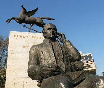 Monumento a Rubén Darío en la ciudad de Buenos Aires