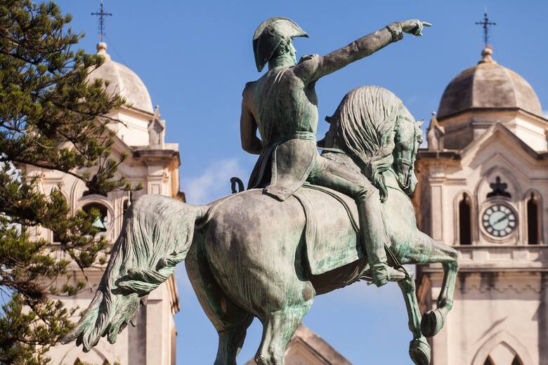 La Roma de Argentina: colinas, vino, pesca y el puente que transformó a Victoria y su delta