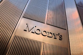 Una calificadora de Wall Street advirtió por el riesgo de prestar dólares a quienes ganan en pesos