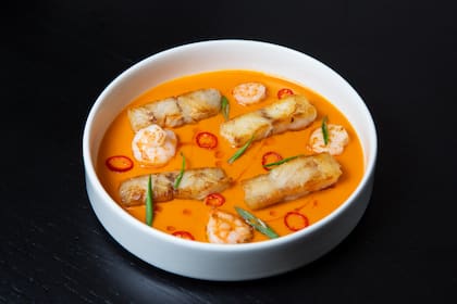 Moqueca de camarones y pesca blanca