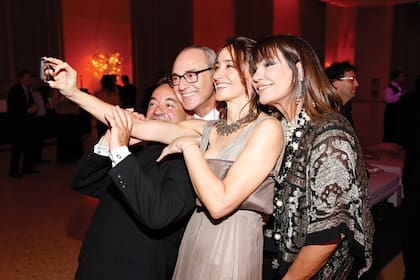 Nueva vida, Malala en un desfile, junto a Mora Furtado, Alejandro Rainieri y Gonzalo Vidal