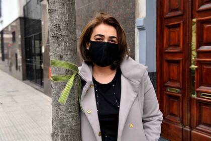 Mora Juarez perdió a su papá por el Covid-19 y es una de las personas que lucha por un protocolo humanizado