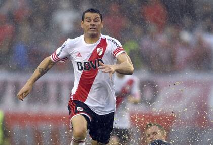 Mora se perdería el superclásico