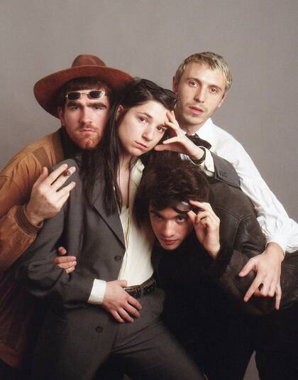 Mora y los Metegoles