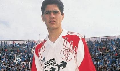 Morales inició su carrera en Huracán (Foto: X)