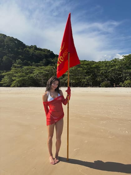 Morena Echarri mostró en redes sociales la nueva temporada de su marca de ropa